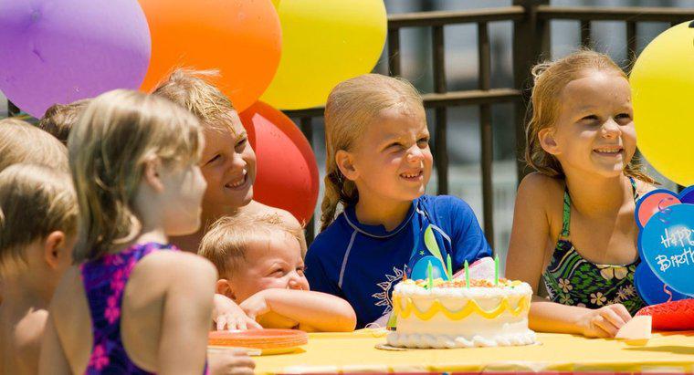 O que é um bom lugar para a festa de aniversário de uma criança?