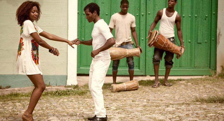 Que tipos de música se originaram no Caribe?