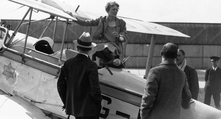 Que tipo de família Amelia Earhart tinha?