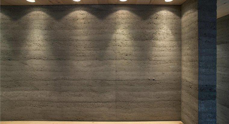 Como você limpa paredes de concreto interiores?