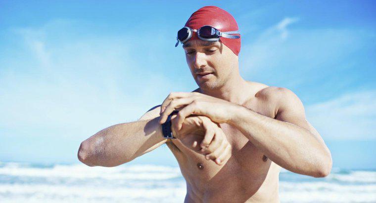 Você pode nadar com relógios resistentes à água?