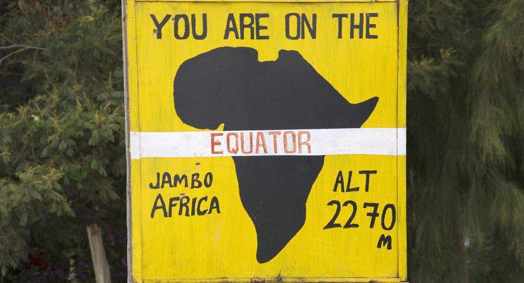 Por quais países africanos o Equador passa?