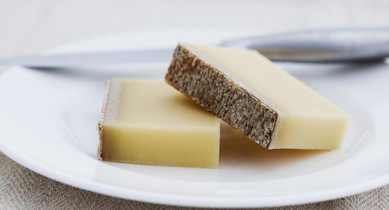 O que é um bom substituto para o queijo gruyere?