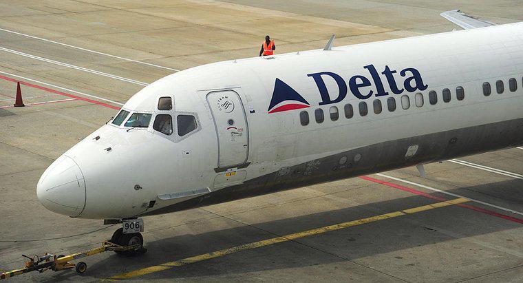 De onde os voos da Delta partem do aeroporto de Atlanta?