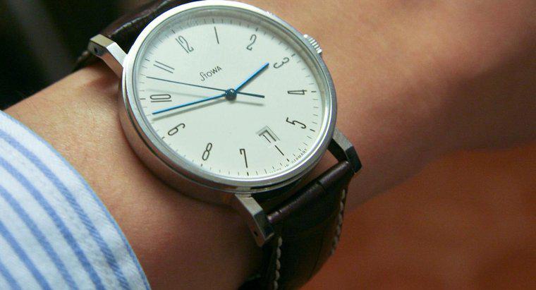 Em que pulso um homem deve usar seu relógio?