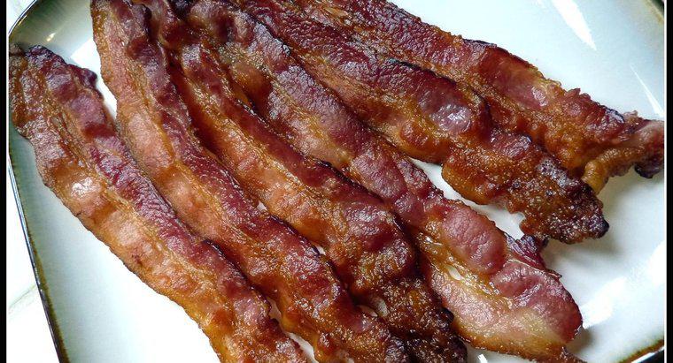 Quantas gramas de proteína tem o bacon?