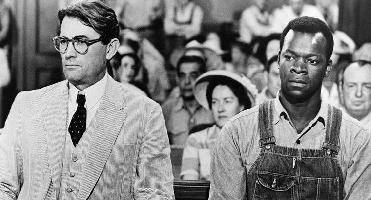 Por que Atticus defende Tom Robinson?