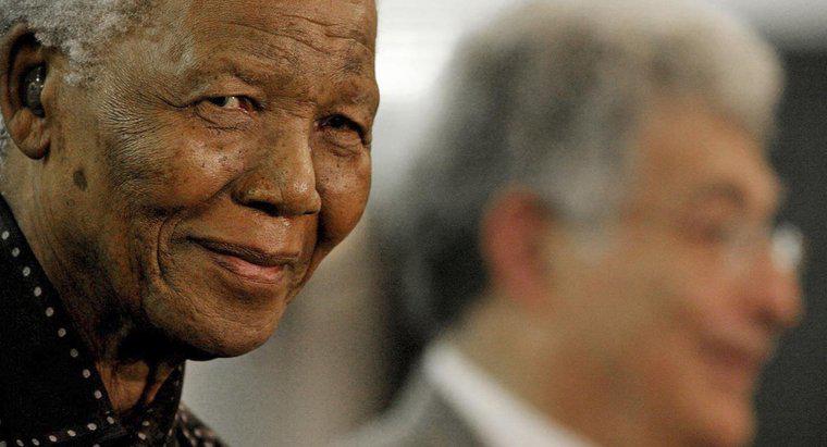 Por que Nelson Mandela foi preso?