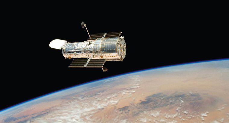 Quanto custou a construção do telescópio Hubble?