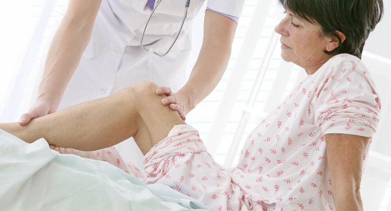 O que pode causar dor óssea nas pernas?