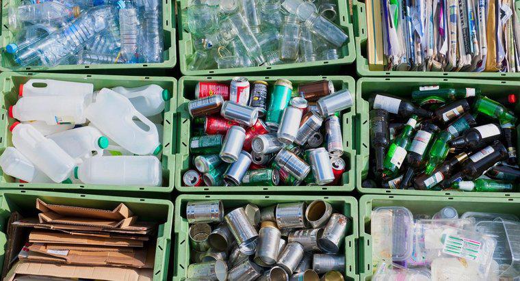 Como você começa a reciclar latas e garrafas?