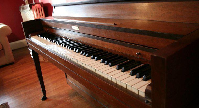 Qual é o peso médio de um piano de coluna?