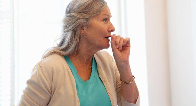 O que pode causar tosse e cócegas na garganta?