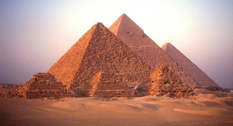 Por que os egípcios pararam de construir pirâmides?