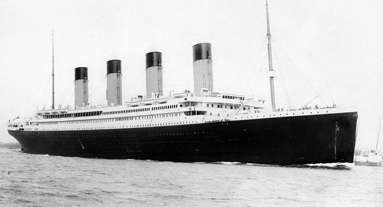 Quantas cabines de segunda classe o Titanic tinha?