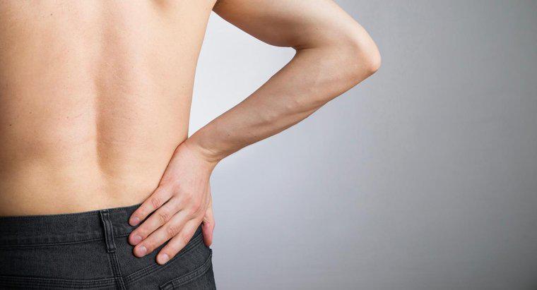 Quais são os sintomas comuns de ter uma massa no rim?