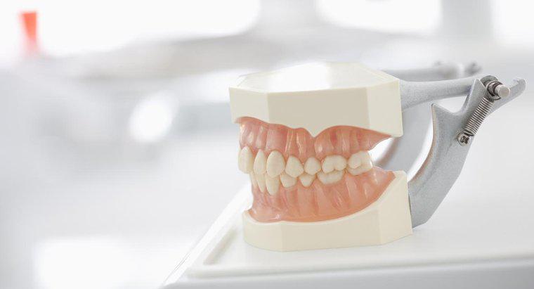 Você pode usar Super Glue para reparar dentaduras?