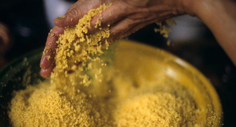 Qual é a fórmula química do amido de milho?