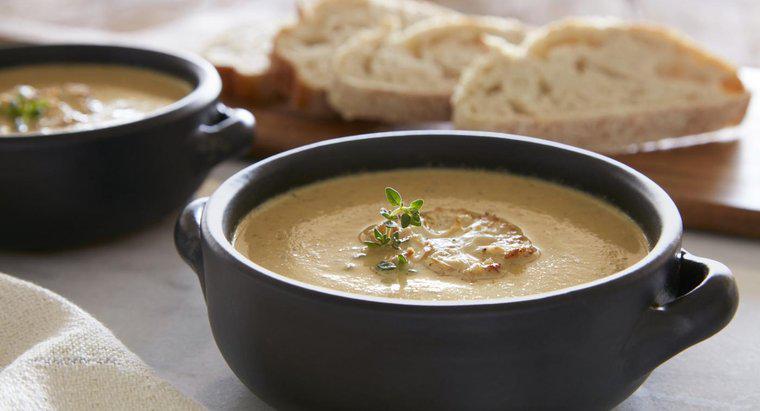 Qual é a receita da sopa de couve-flor de Ina Garten?