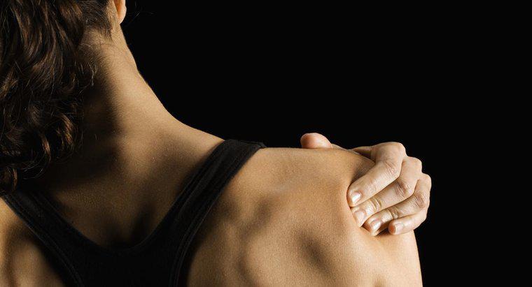 Quais são alguns sintomas de um nervo do ombro comprimido?