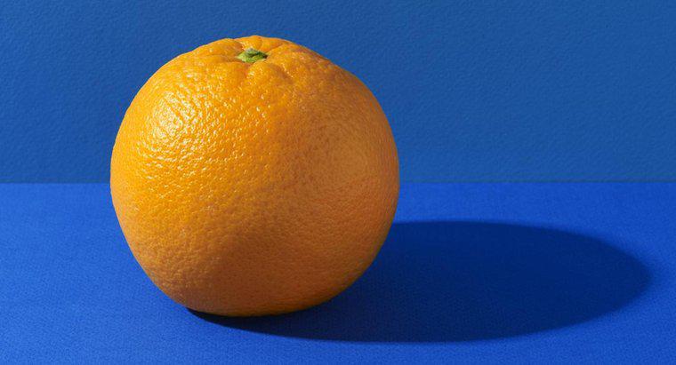 Quanto pesa uma laranja?