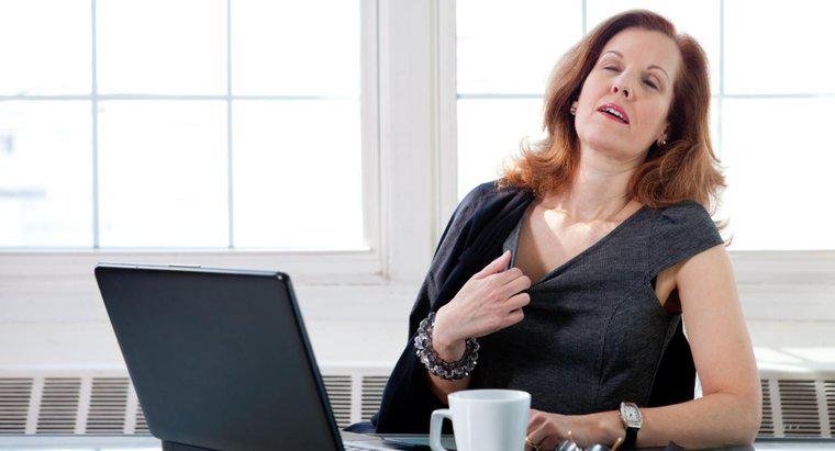 O que causa ondas de calor após a menopausa?