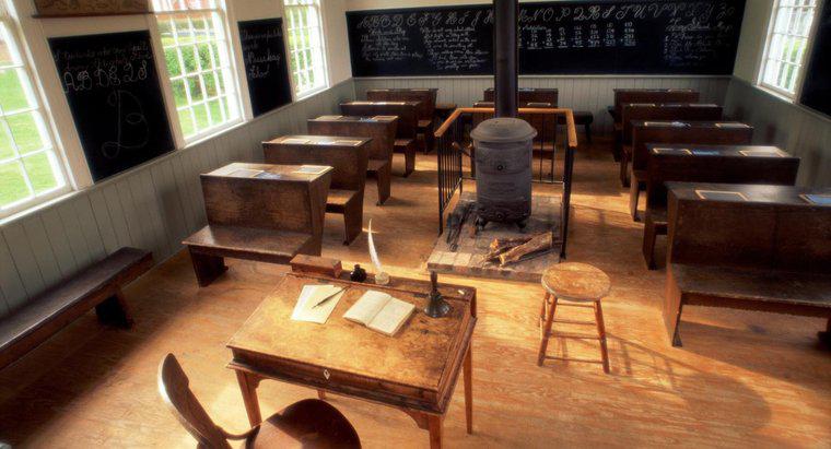 Como era a educação em Rhode Island colonial?