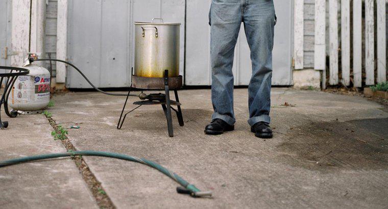 O que é um tratamento eficaz contra pulgas para o quintal?