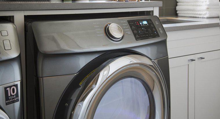 Como uma lavadora Maytag se compara a uma lavadora Whirlpool?