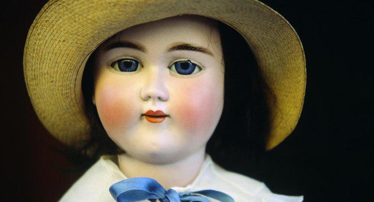Como você pesquisa o valor das bonecas de colecionador?
