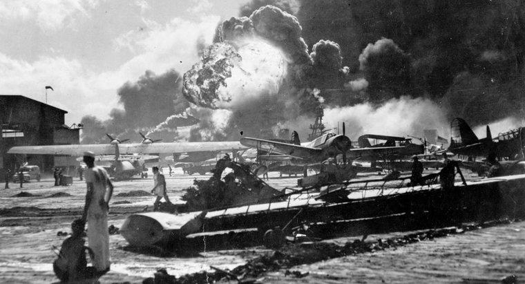 Quais são alguns fatos sobre Pearl Harbor?