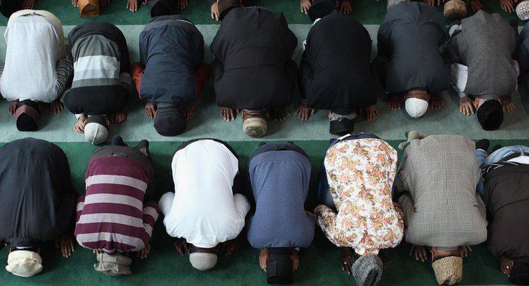 Por que os muçulmanos oram cinco vezes por dia?