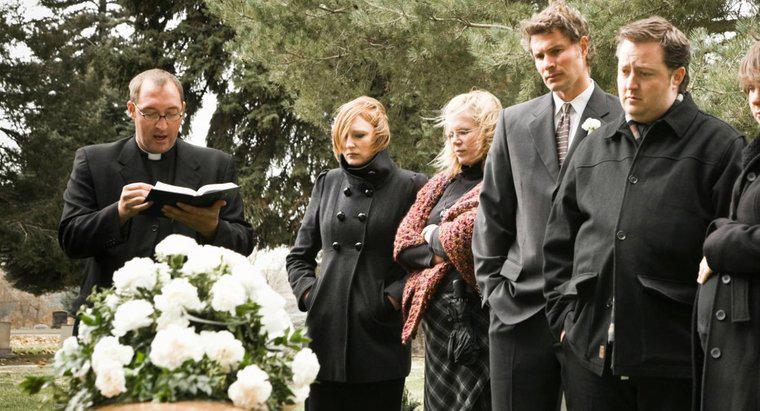 Quanto você paga a um pastor por um funeral?