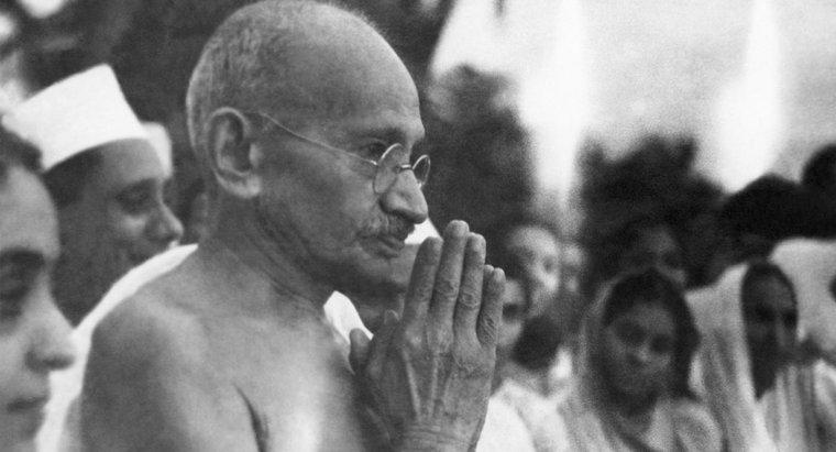 Como Gandhi conquistou a independência da Índia?