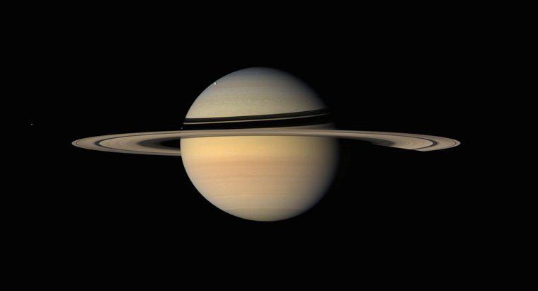 Quem descobriu o planeta Saturno?