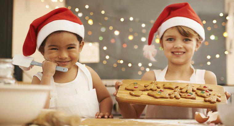 Quais são algumas idéias sobre como hospedar uma festa de Natal para crianças?