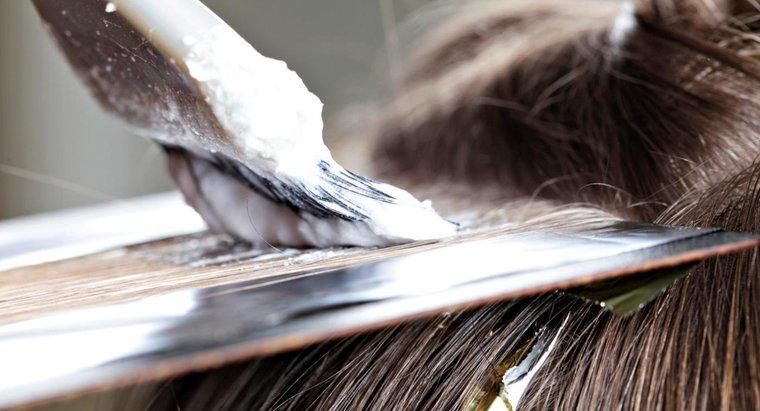 O que são ingredientes comuns de descoloração de cabelo?
