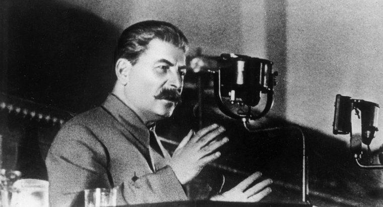 Como foi chamada a polícia secreta de Joseph Stalin?