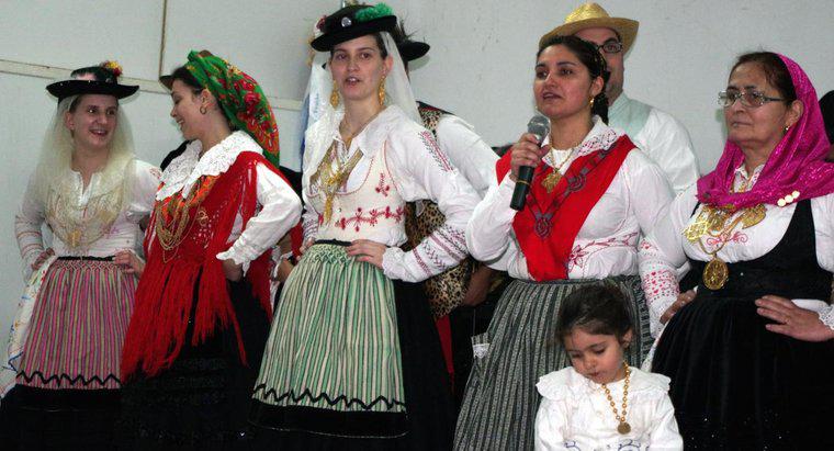 O que é roupa tradicional portuguesa?
