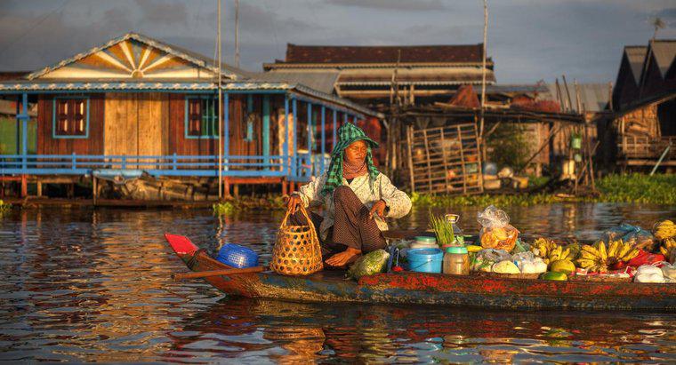 Como as pessoas ganham a vida no Camboja?