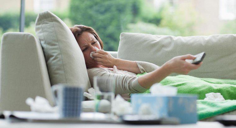 Como os sintomas do vírus da gripe são diferentes dos do resfriado comum?