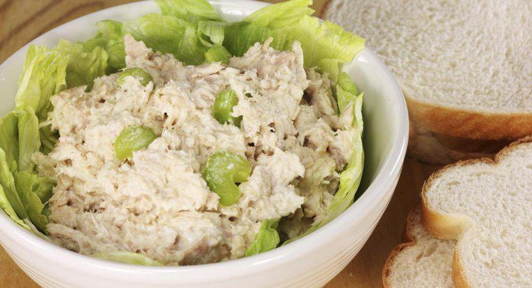Qual é a receita de Paula Deen para salada de atum?