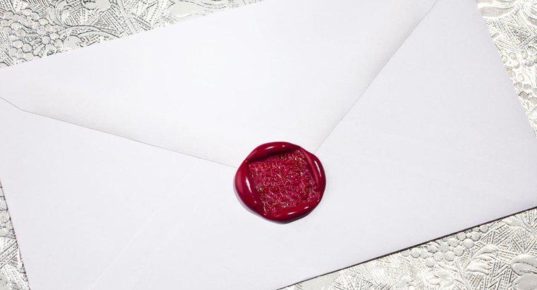 Quem inventou o selo do envelope?