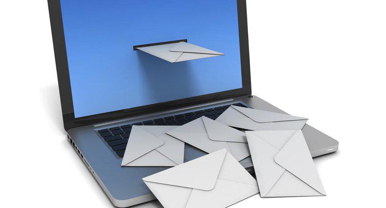 Qual é a diferença entre uma carta de papel e um e-mail?