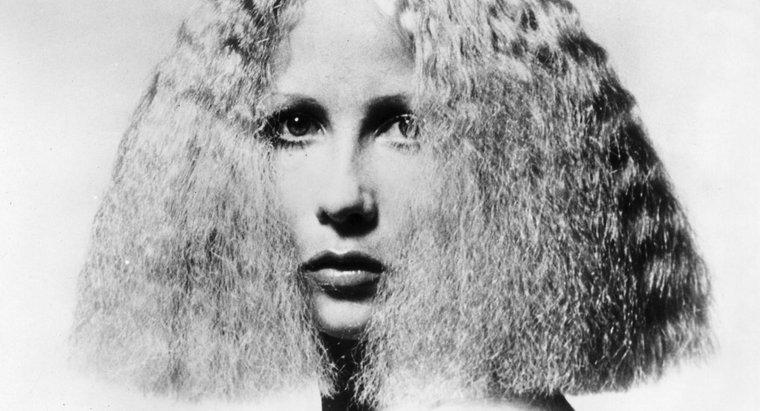 Quais são alguns estilos de cabelo que eram populares na década de 1970?