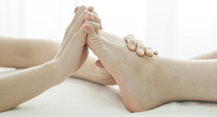 O que pode causar problemas de circulação nos pés?
