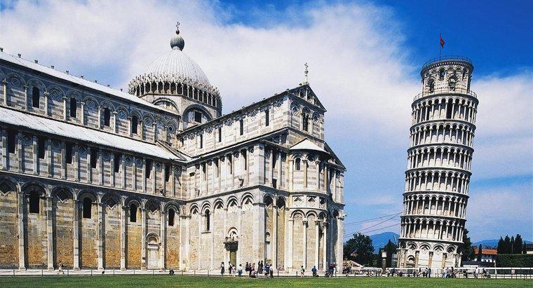 Onde está a torre inclinada de Pisa e ela cairá?