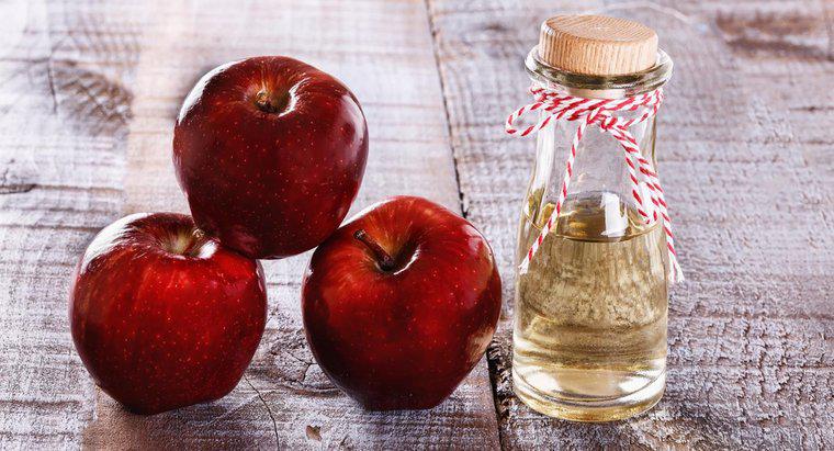 Como você pode baixar o colesterol bebendo vinagre de maçã?