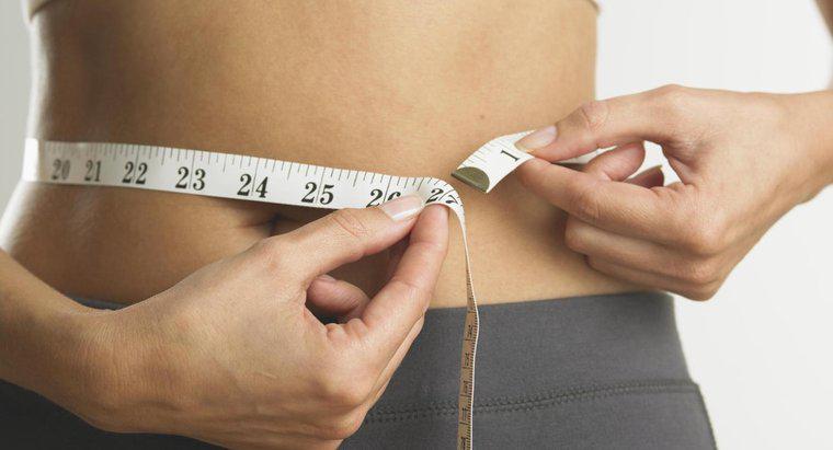 Como as mulheres podem determinar o peso saudável por altura e idade?