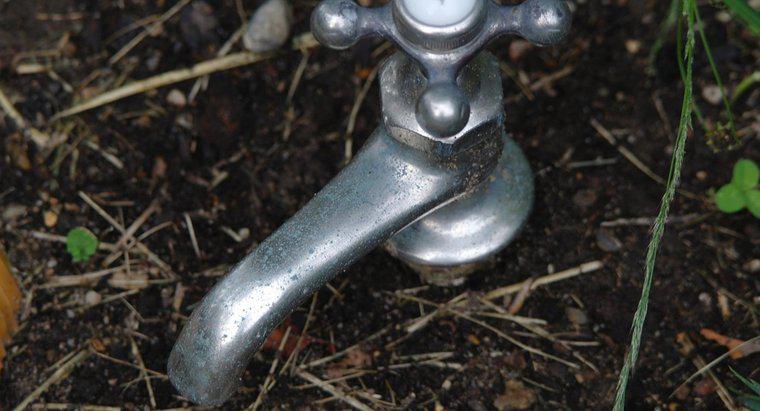 É seguro beber água de uma torneira de água ao ar livre?